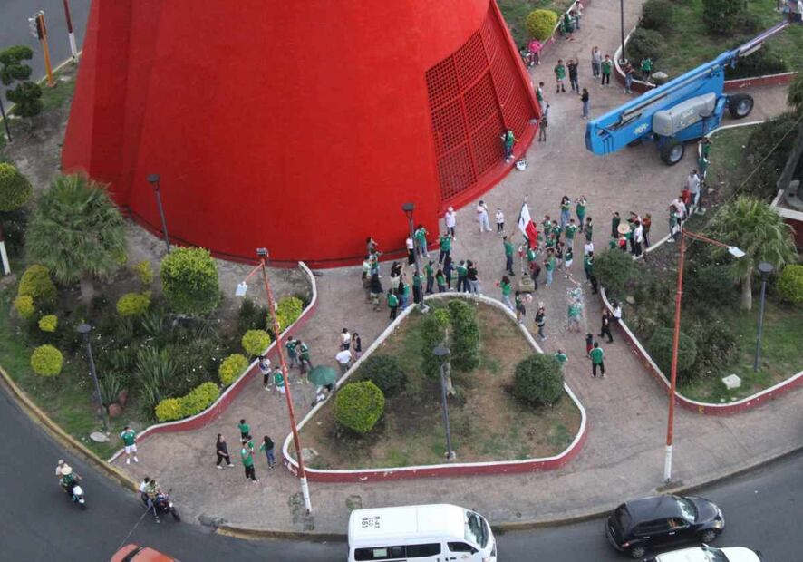 Aficionados se concentraron en la Glorieta del Coyote, en Nezahualcóyotl. Foto: Especial