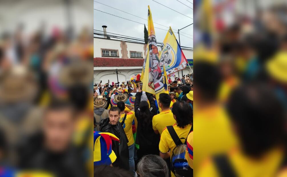 La afición colombiana tomó las calles del sur de la capital; con pancartas, banderas y el sonido de batucadas con cumbia. Foto: Arantxa Meave / EL UNIVERSAL