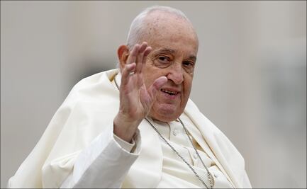 Morena “homenajea” al papa Francisco, con imagen de AMLO