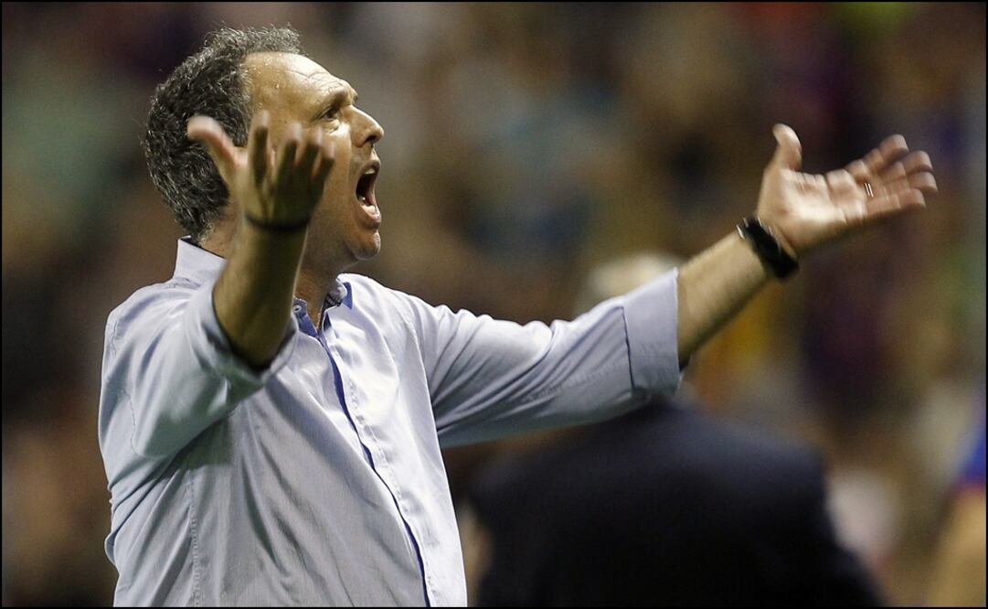 Joaquín Caparrós seguirá en su puesto. Foto: AP