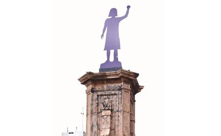 Colón no se ha ido del todo de la glorieta, sigue en pie y en la incertidumbre su dañado pedestal