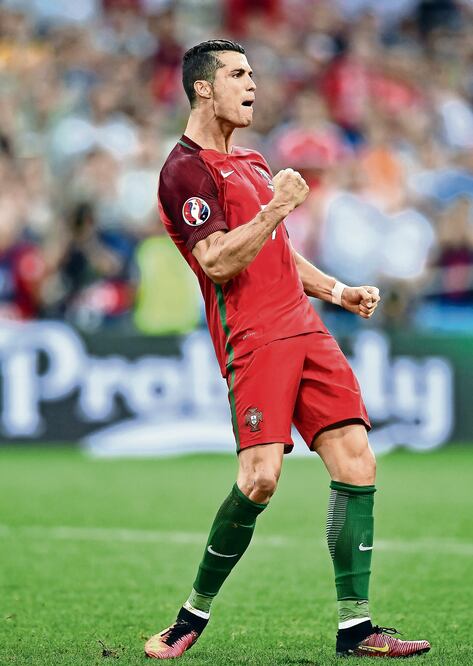 Ronaldo está a sólo un gol de alcanzar la marca de Michel Platini (PETER POWELL. EFE)