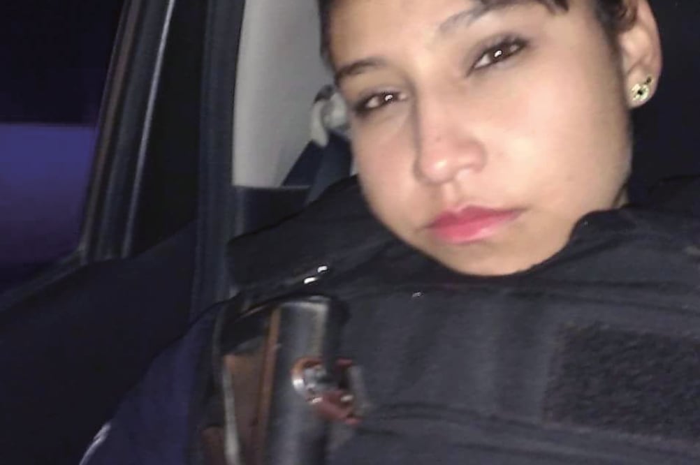 Carrera policial. Karla, de 26 años de edad, entró a trabajar a las filas de la policía municipal de Ecatepec en noviembre del año 2016. (ESPECIAL)