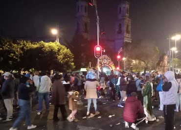 Decenas de fieles llegan a iglesia de San Hipólito por San Judas Tadeo