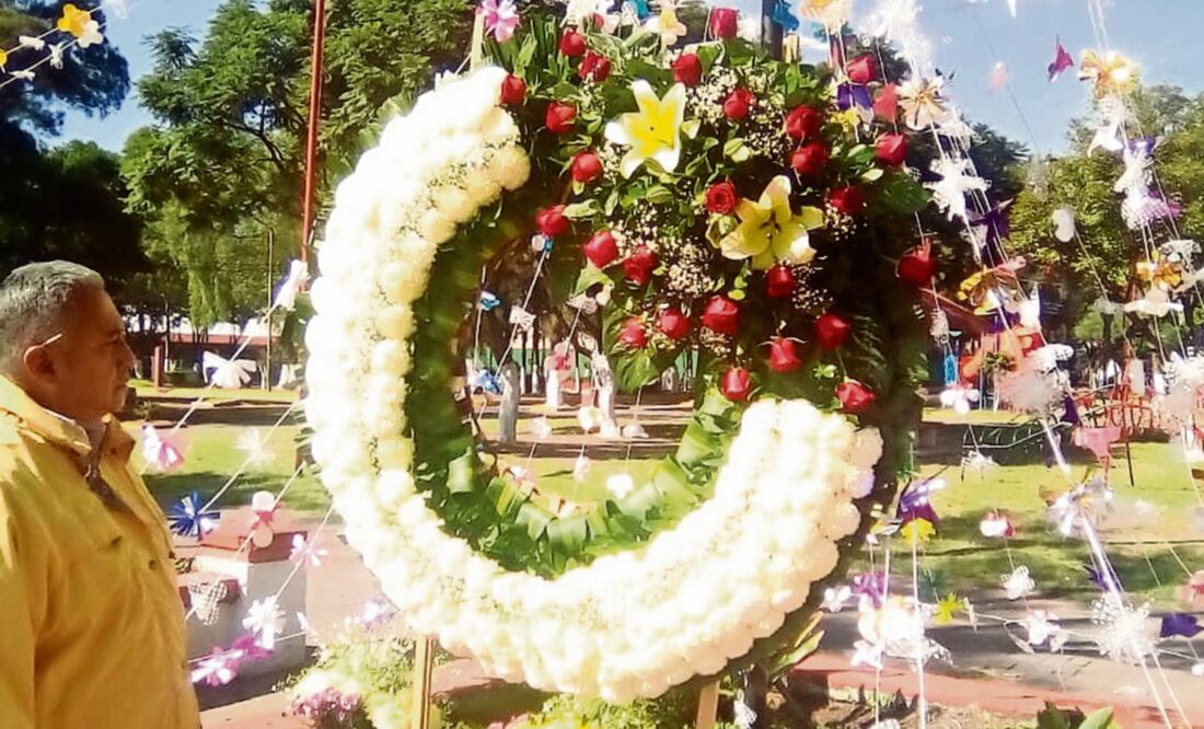 El 34 aniversario luctuoso inició en el Jardín Hidalgo con una misa en memoria de los fallecidos el 19 de noviembre de 1984. (ESPECIAL)