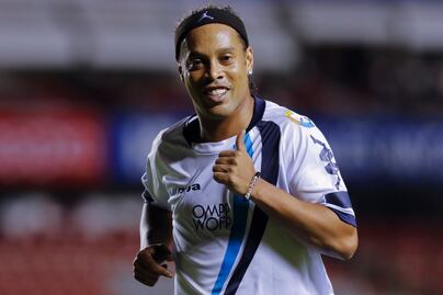 Ronaldinho se disculpa con aficionados de Veracruz