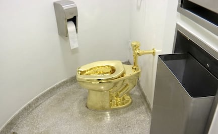Estiman que retrete de oro, creado por Maurizio Cattelan, pudo haber sido fundido