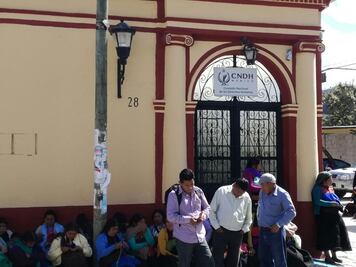 Campesinos toman oficinas de la CNDH en Chiapas