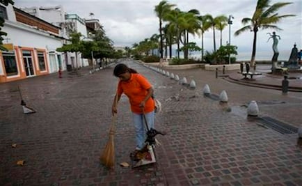 Mega-storm Patricia drenches Mexico; damage reportedly light 