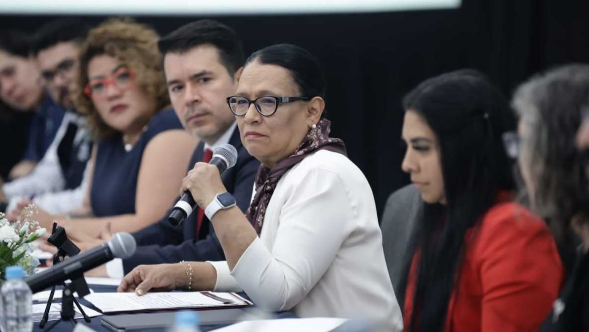 Segob se reúne con el colectivo de Guerreros Buscadores de Jalisco en CDMX. Foto: Fernanda Rojas / EL UNIVERSAL