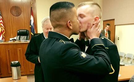 Foto de militares gay en su boda se hace viral