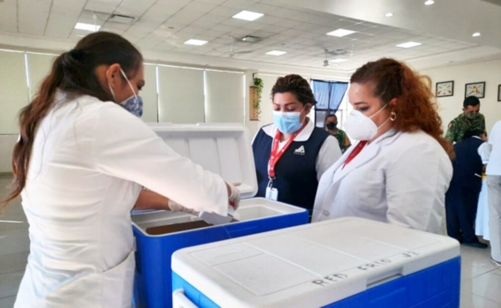 Inicia en los estados vacunación de adultos mayores contra Covid-19