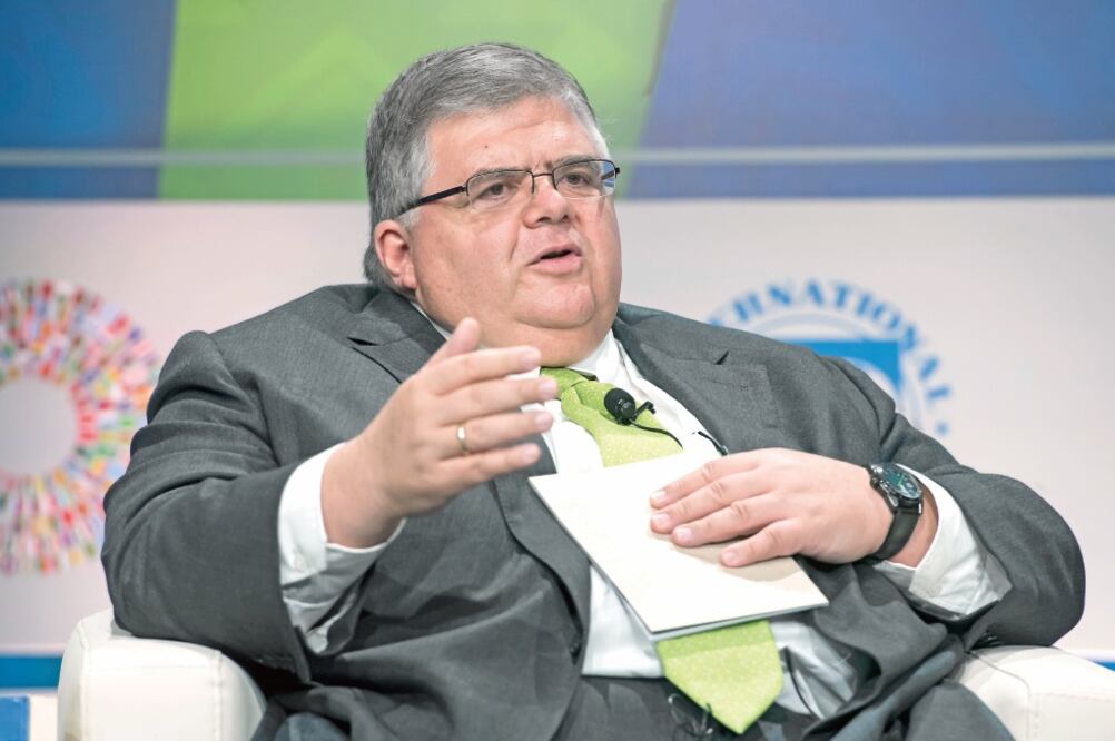 Agustín Carstens afirma que el Presidente Enrique Peña Nieto le informó sobre su ratificación vía telefónica (FMI)