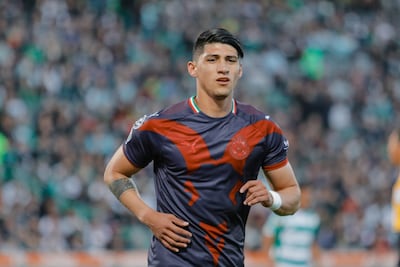 Chivas va tras el liderato esta noche