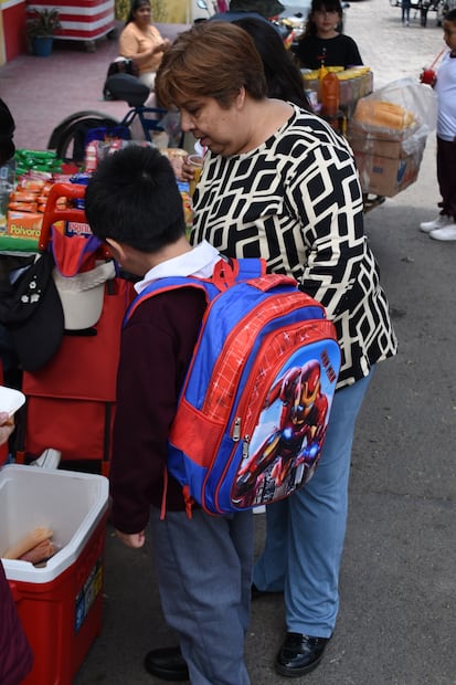 EL UNIVERSAL acompañó a Dante, nacido durante la pandemia de COVID-19 a su primer día de primaria. Fotos: Fernando González