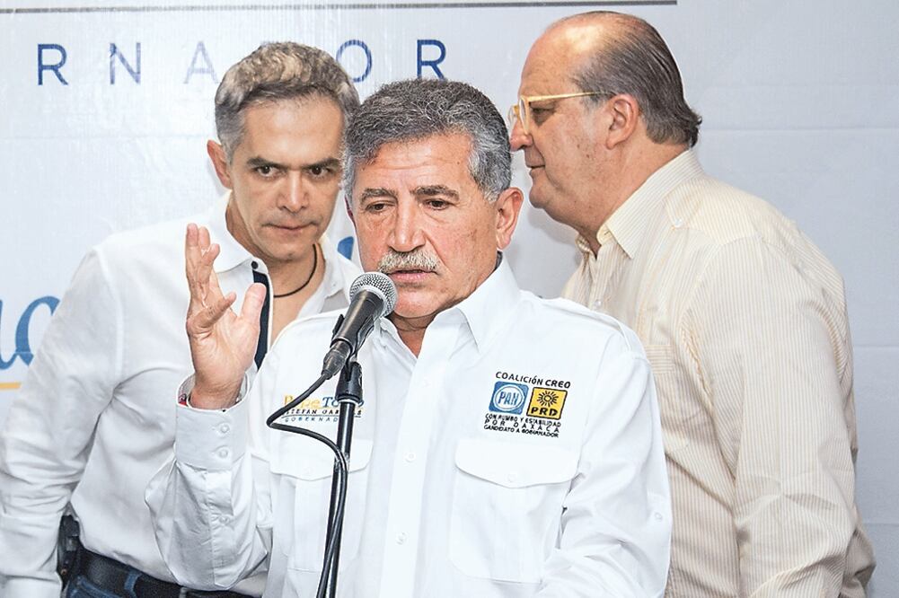Mancera y Graco Ramírez pidieron a la militancia no bajar las armas, aunque haya ventaja en las encuestas (GERMÁN ESPINOSA. EL UNVERSAL)