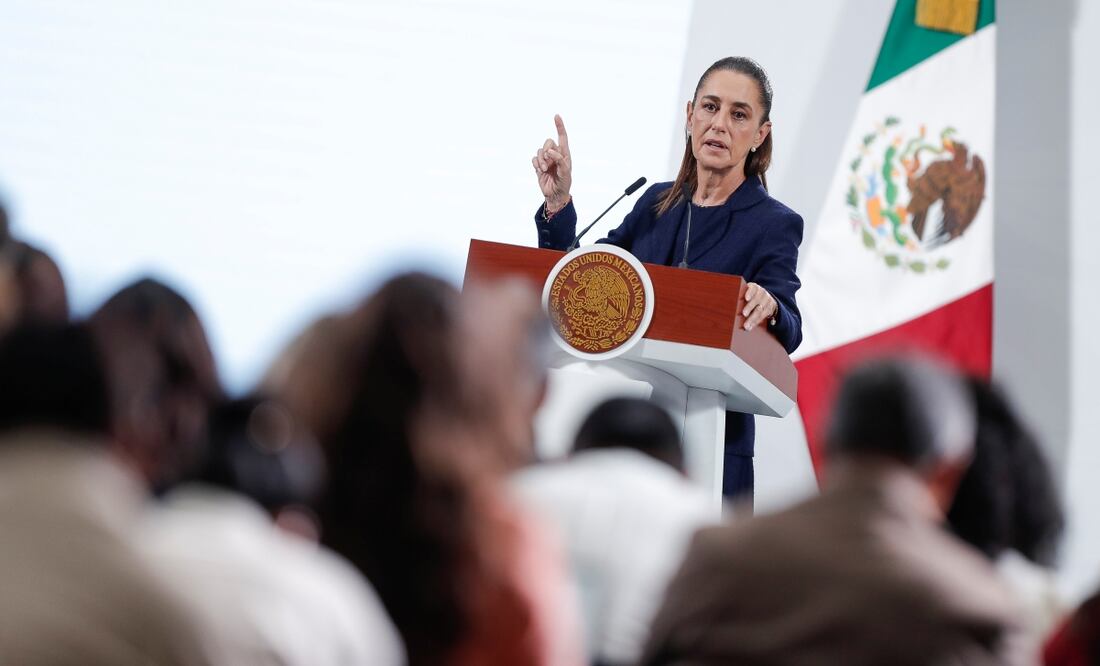 MEX3617. CIUDAD DE MÉXICO (MÉXICO), 24/09/2025.- La presidenta de México, Claudia Sheinbaum, participa en una rueda de prensa este miércoles, en Palacio Nacional de la Ciudad de México (México). Foto: EFE/ Isaac Esquivel
