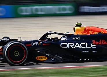 Fórmula 1: Checo Pérez y Max Verstappen fuera del top 10 en la P1 del Gran Premio de Mónaco