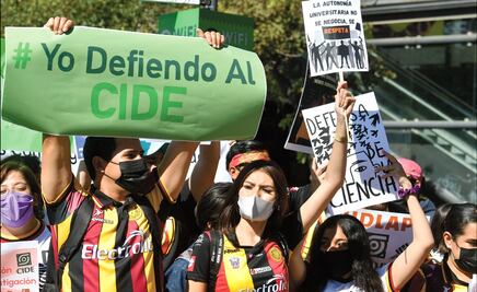 Con “manotazos autoritarios” no se resuelve conflicto en CIDE, acusa senador de Morena