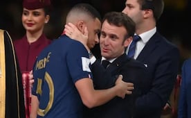 Macron respalda a Mbappé; condena ataques racistas tras derrota de Paraguay