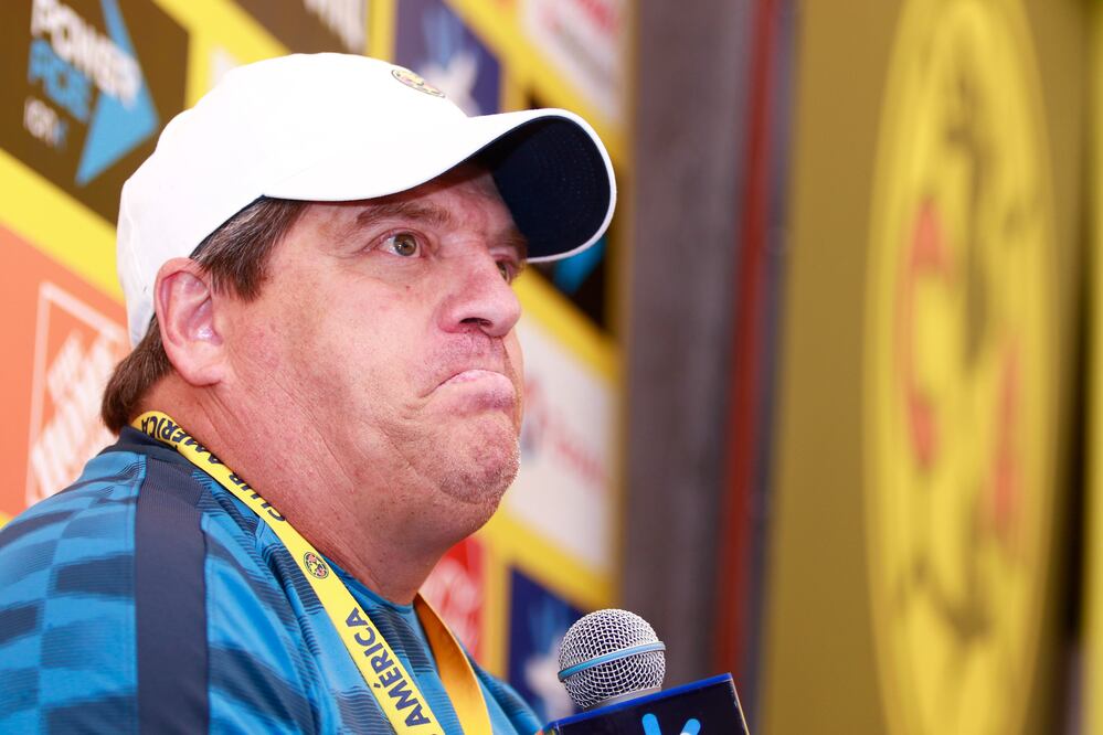 Imago7. Miguel Herrera habla ante los medios de comunicación