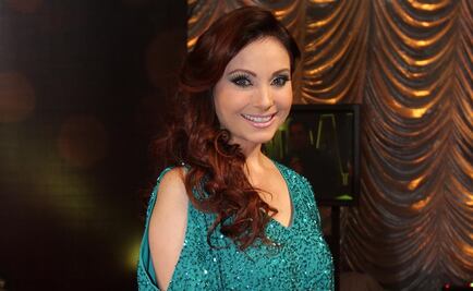 Elizabeth Álvarez comparte foto sin maquillaje 