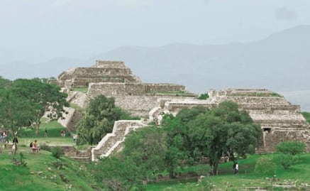 Monte Albán damaged after quake