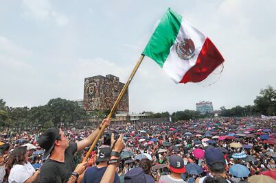 “¡Fuera porros de la UNAM!”, corean 30 mil jóvenes en CU