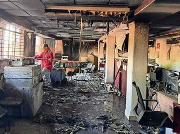 Cierran ayuntamiento de Apatzingan