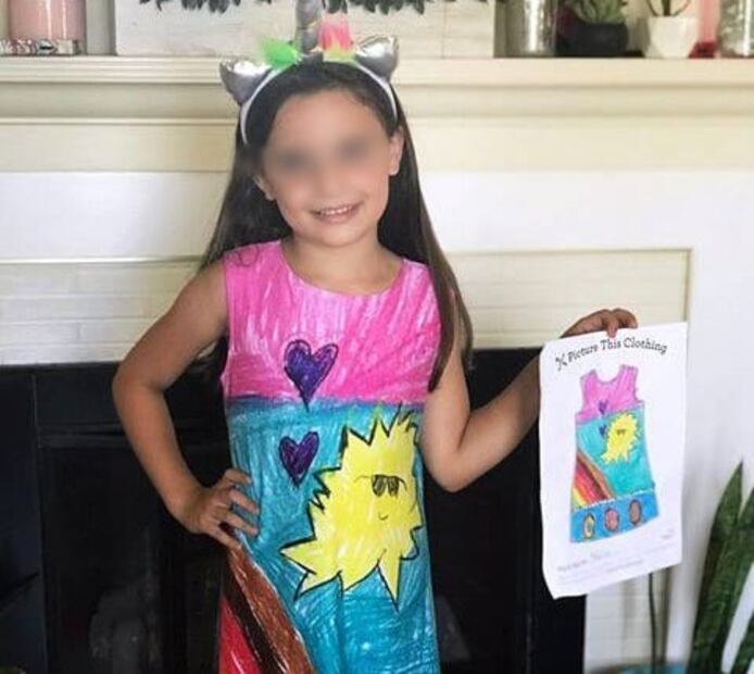 Esta tienda elabora ropa con dibujos realizados por niños
