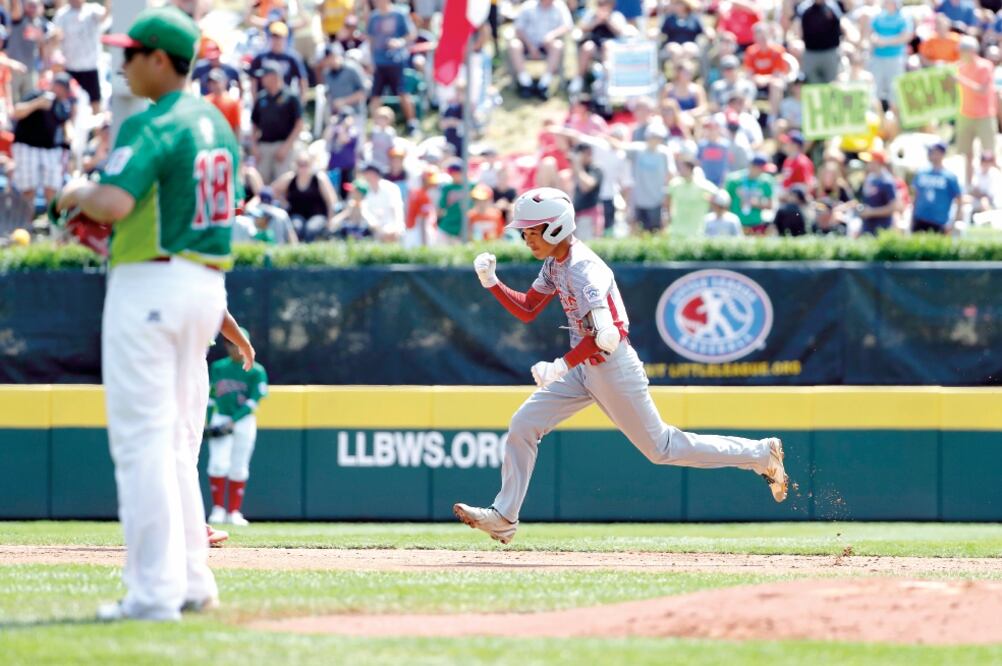 Keitaro Miyahara conectó jonrón, el triunfo nipón en Williamsport. (MATT SLOCUM. AP)