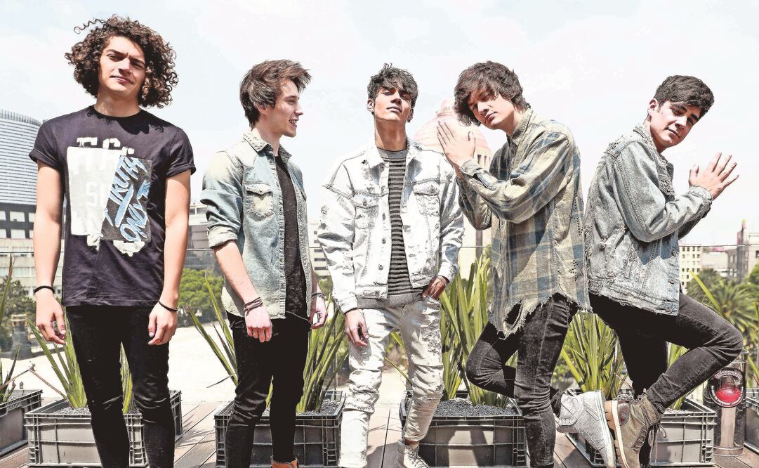 El grupo agotó su libro en la preventa del martes (ALEJANDRA LEYVA. EL UNIVERSAL)