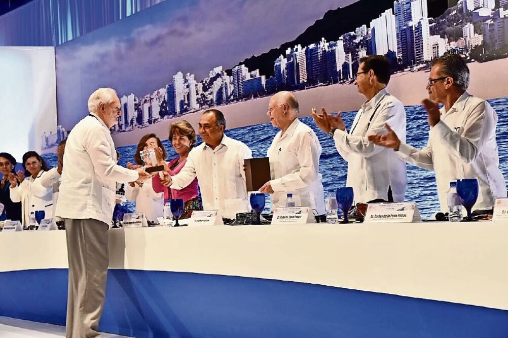 El secretario de Salud, José Narro, y el gobernador Héctor Astudillo presiden el Congreso Internacional en Adicciones. (ESPECIAL)