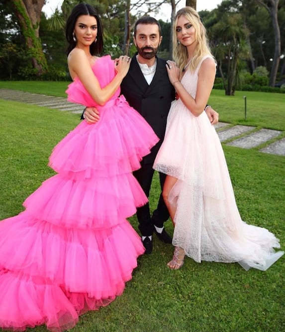 Ambas lucieron increíbles por H&M x Giambattista