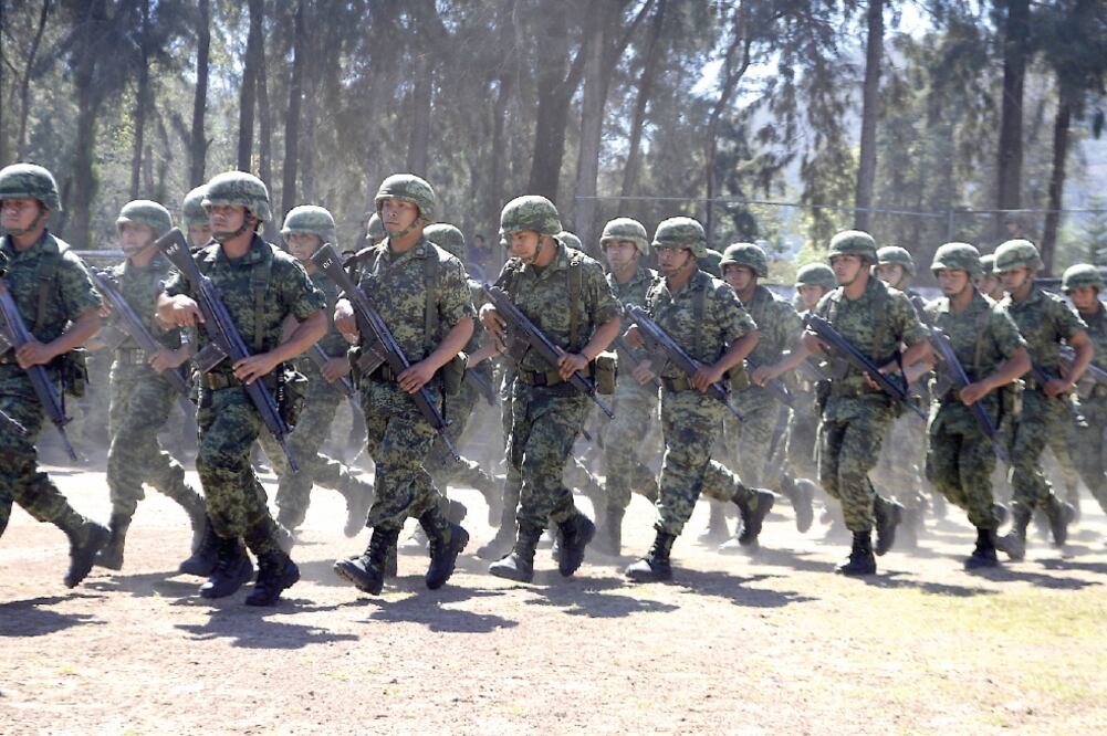 Los efectivos llegaron al ayuntamiento para acotar la violencia por la disputa del territorio entre los grupos delictivos Los Rojos y Los Ardillos (DASSAEV TÉLLEZ ADAME. EL UNIVERSAL)