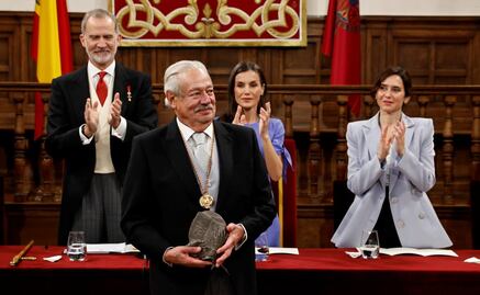 Reyes españoles entregan el Premio Cervantes 2025 a Gonzalo Celorio; México y España son "más que países hermanos", dice Felipe VI al entregar el galardón