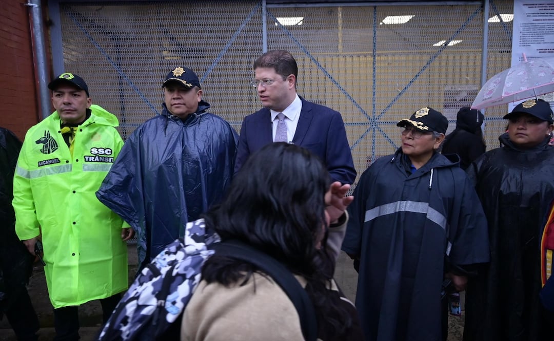Arranca operativo “Regreso a Clases Seguro”; más de 15 mil policías vigilan escuelas en CDMX. Foto: Especial