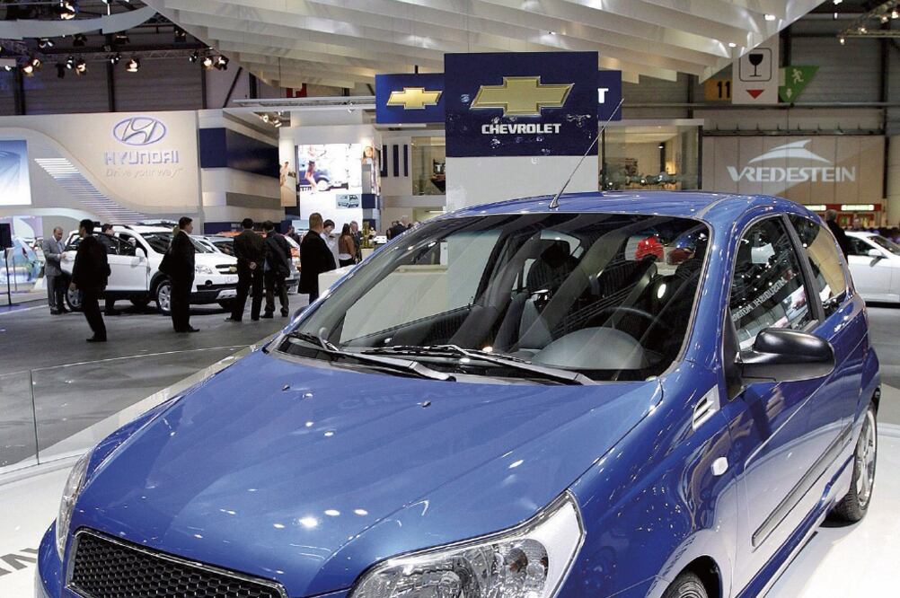 El modelo Aveo de Chevrolet es el automóvil de mayor venta por medio de planes de financiamento, según JATO Dynamics (Foto: Archivo / EL UNIVERSAL)