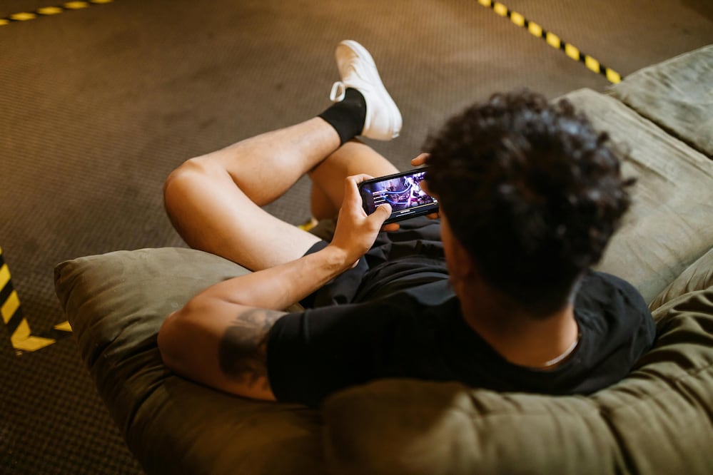 La tecnología redefine cómo aficionados y clubes viven el deporte con apps, datos y contenido personalizado. Foto: Pexels