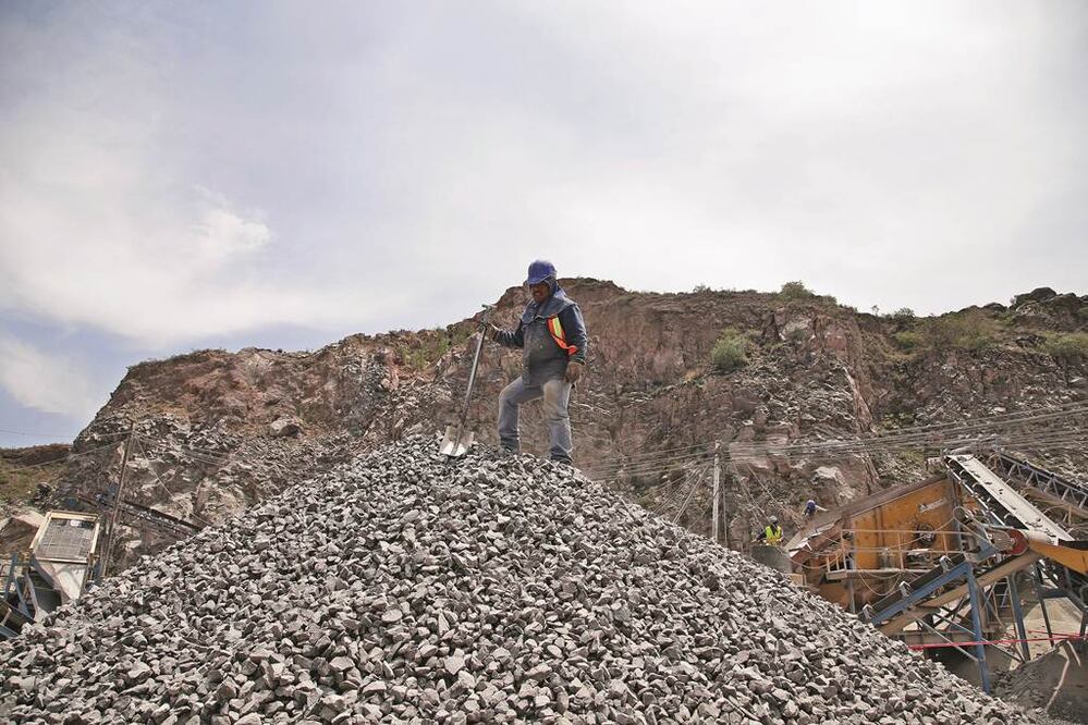 Este material es uno de los elementos más importantes del Sistema de Transporte Colectivo Metro, pues soporta el peso de los trenes sobre las vías, las nivela y evita que se deformen. Alejandra Leyva/EL UNIVERSAL