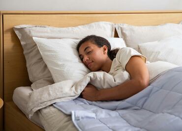 Concilia el sueño en 10 minutos con la técnica de “respiración de abeja”