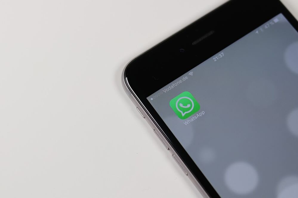 WhatsApp ya incluye la opción de usar Face ID o Touch ID al acceder a la app / Fotos: Pixabay