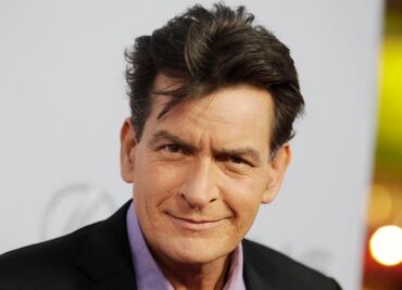 ¿Charlie Sheen compró robot sexual?