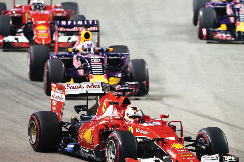 El alemán Sebastian Vettel obtuvo el primer lugar, seguido del australiano Daniel Ricciardo y del finlandés Kimi Raikkonen (HOCH ZWEI. XINHUA)