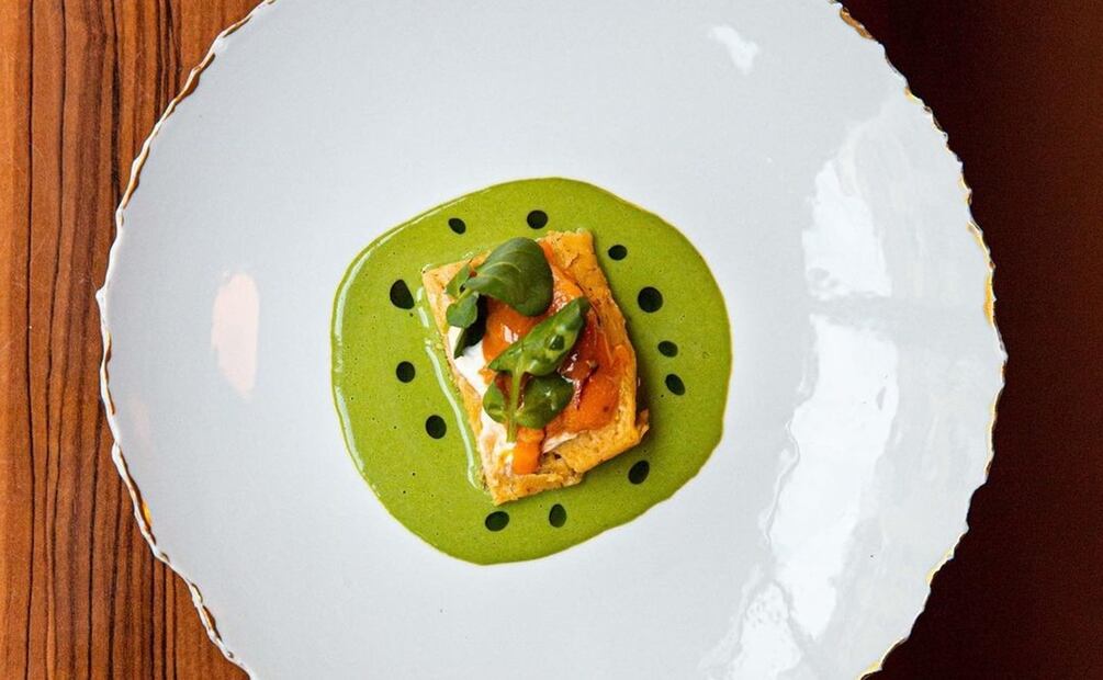 Restaurante Oxte. Tamal nixtamalizado Velouté con berros y lengua de erizo estilo
Philippe Legendre. Foto: Instagram