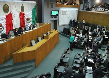 Clausuran Congreso de NL por brote de Covid; se iba a discutir sanción a "El Bronco"