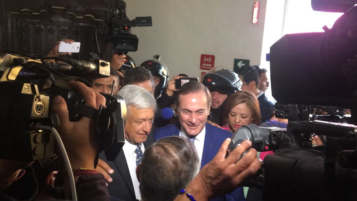 AMLO va a reunión con empresarios. Foto: Especial