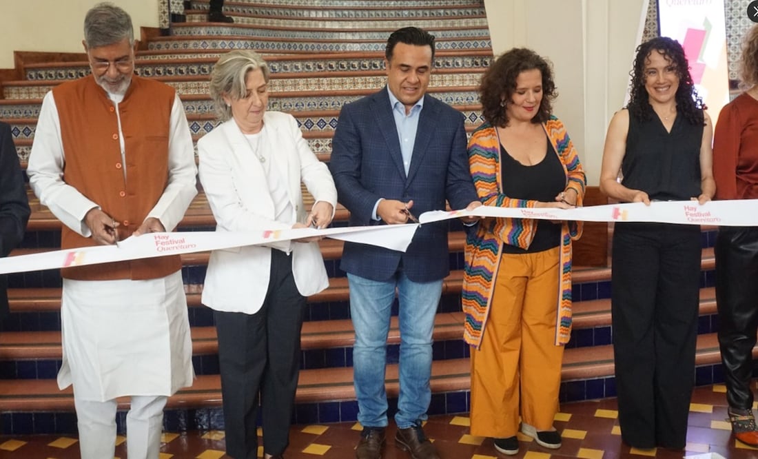 El tradicional Corte de listón que da la bienvenida a la novena edición del Hay Festival. Foto: Hay Festival