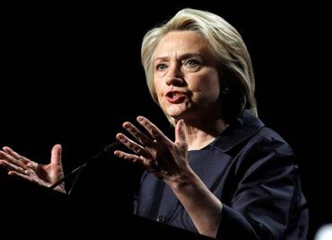 Latinos and women support Hillary Clinton: Survey