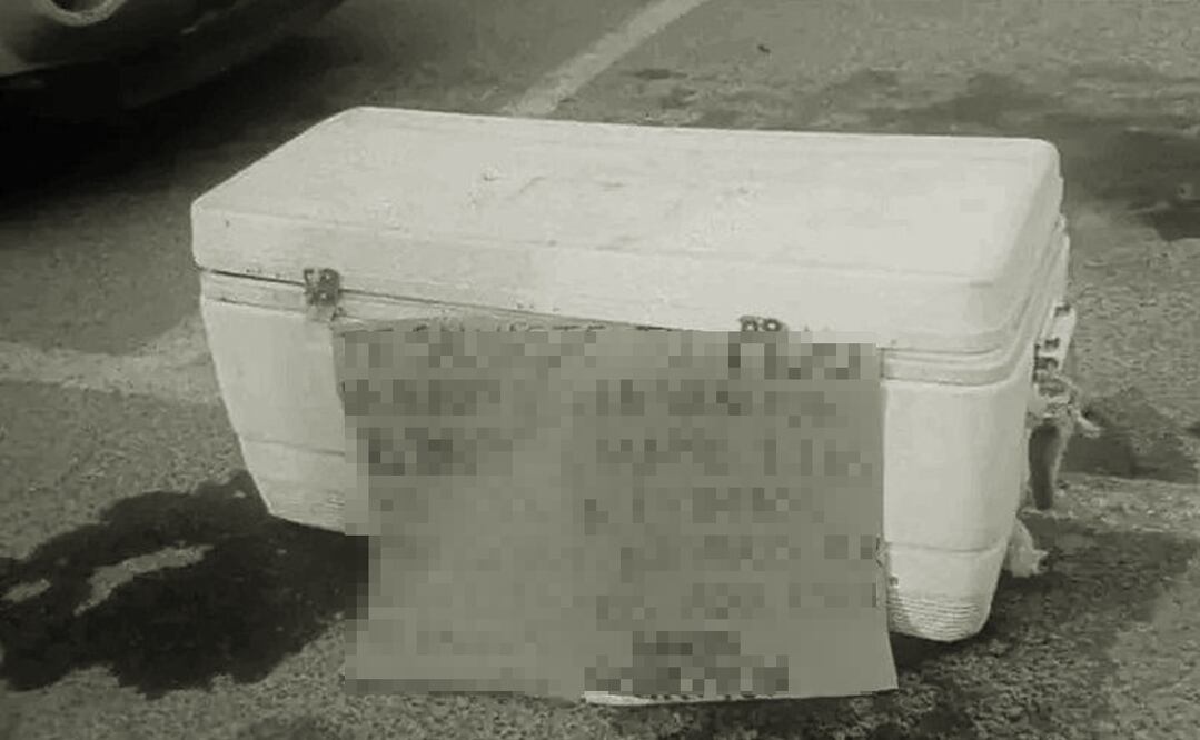 Autoridades acudieron al lugar para retirar la hielera con los restos humanos, acordonar el área y comenzar las investigaciones. Foto: Especial